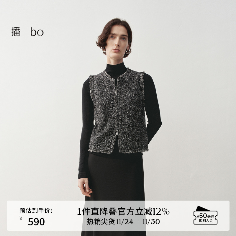 领口层次感磨毛设计，平整下摆做旧磨毛