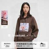 播商场同款 Houzichao联名24秋休闲印花连帽卫衣女BDR3VD1796