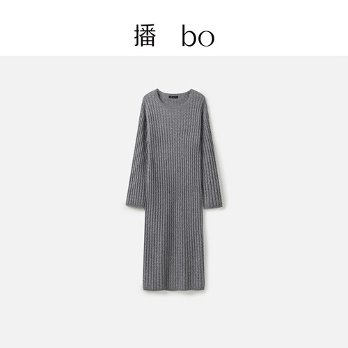 针织绞花袖口，下摆罗纹密织