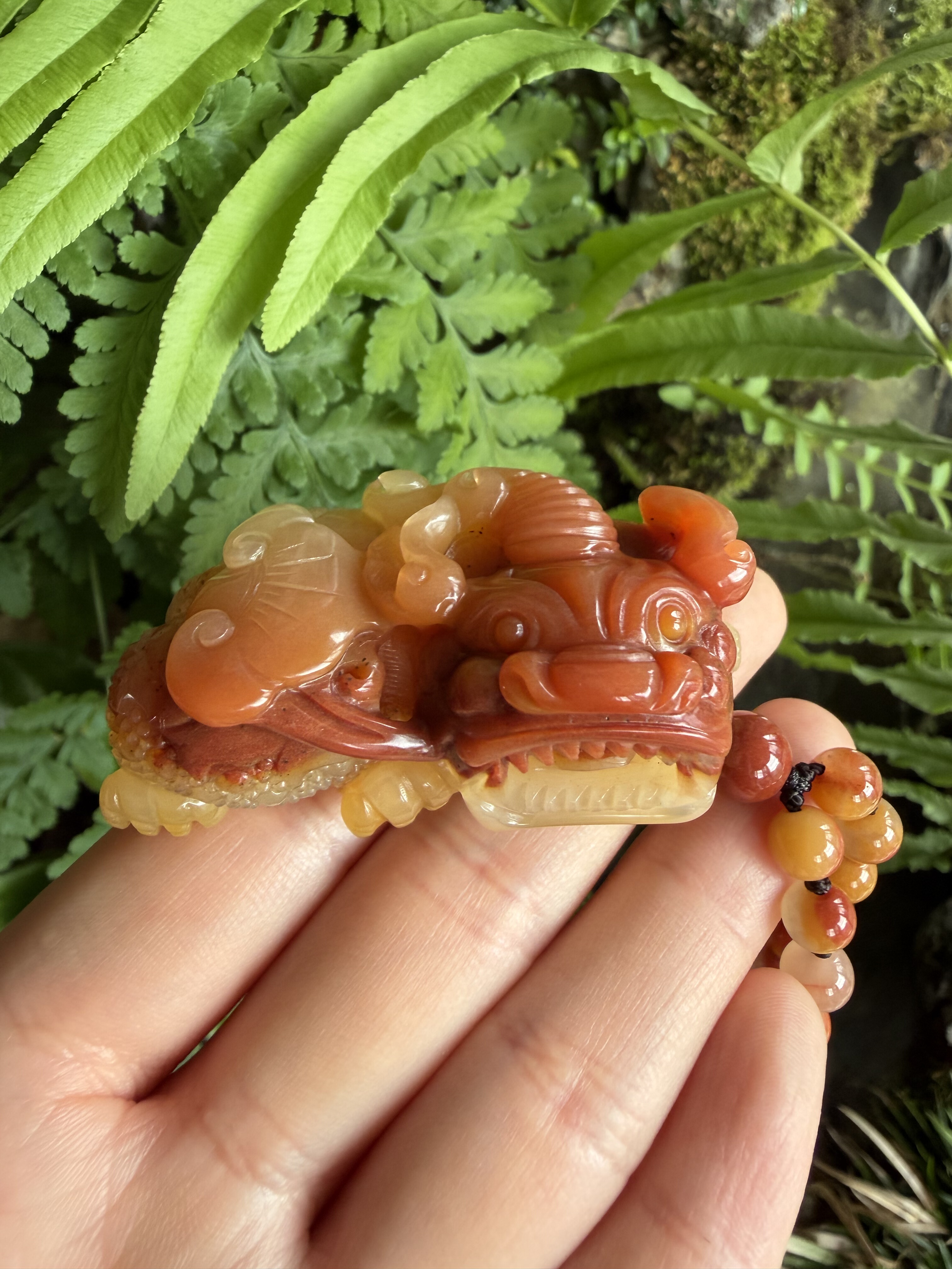 杨玉家云南天然黄龙玉茄子山老料阴阳眼三色精雕霸王貔貅挂件证书