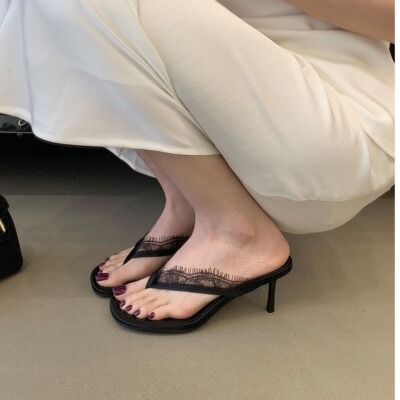 浅口复古尖头单鞋金属扣