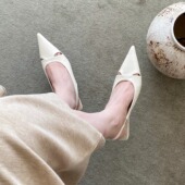 新款 尖头细跟绒面镂空通勤低跟鞋 后绊带女凉鞋 2026春夏季 浅口单鞋