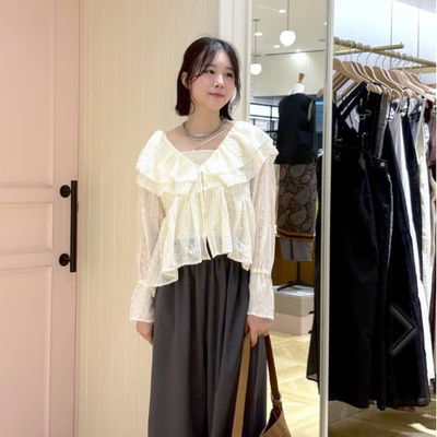 LF2025秋季 甜美大荷叶领喇叭袖收腰小衫QC