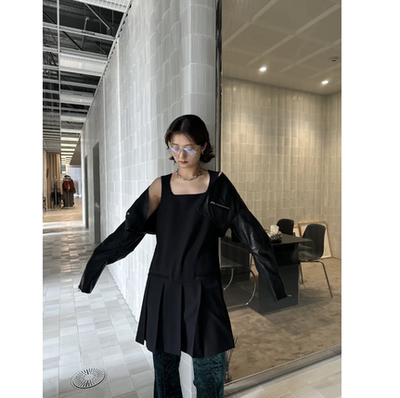 代官山2025秋冬季 复古方领宽百褶摆连衣裙OP