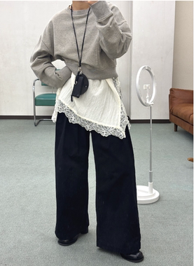 K*F2026春季 收腰小短款简洁圆领套头卫衣