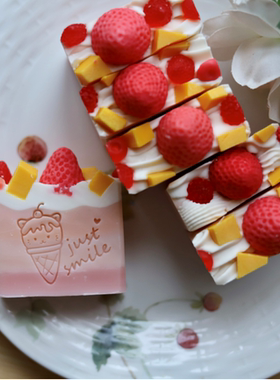 生日礼物手工皂草莓蛋糕护士节可爱同学闺蜜实用幼儿园生日会小众