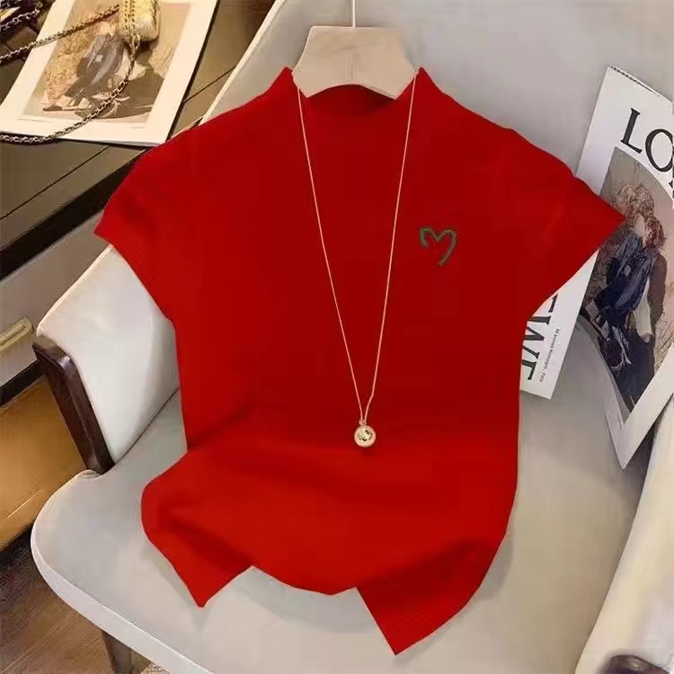 刺绣辣妹修身半高领针织衫