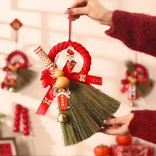 2026马年新年门把手扫把装饰入户门挂件春节过年创意喜庆氛围挂饰
