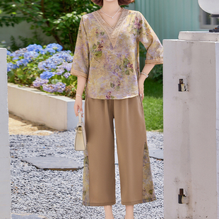 夏装新款洋气妈妈套装夏季V领印花七分袖T恤两件套老年人奶奶裤子