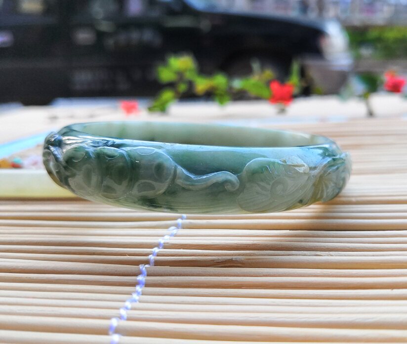 黄翡a货雕花如意天然证书玉手镯