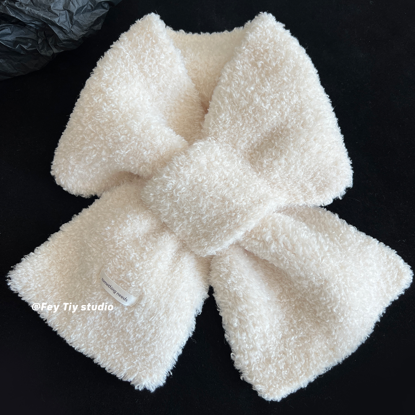 瑞士卷设计感穿插围巾软糯保暖