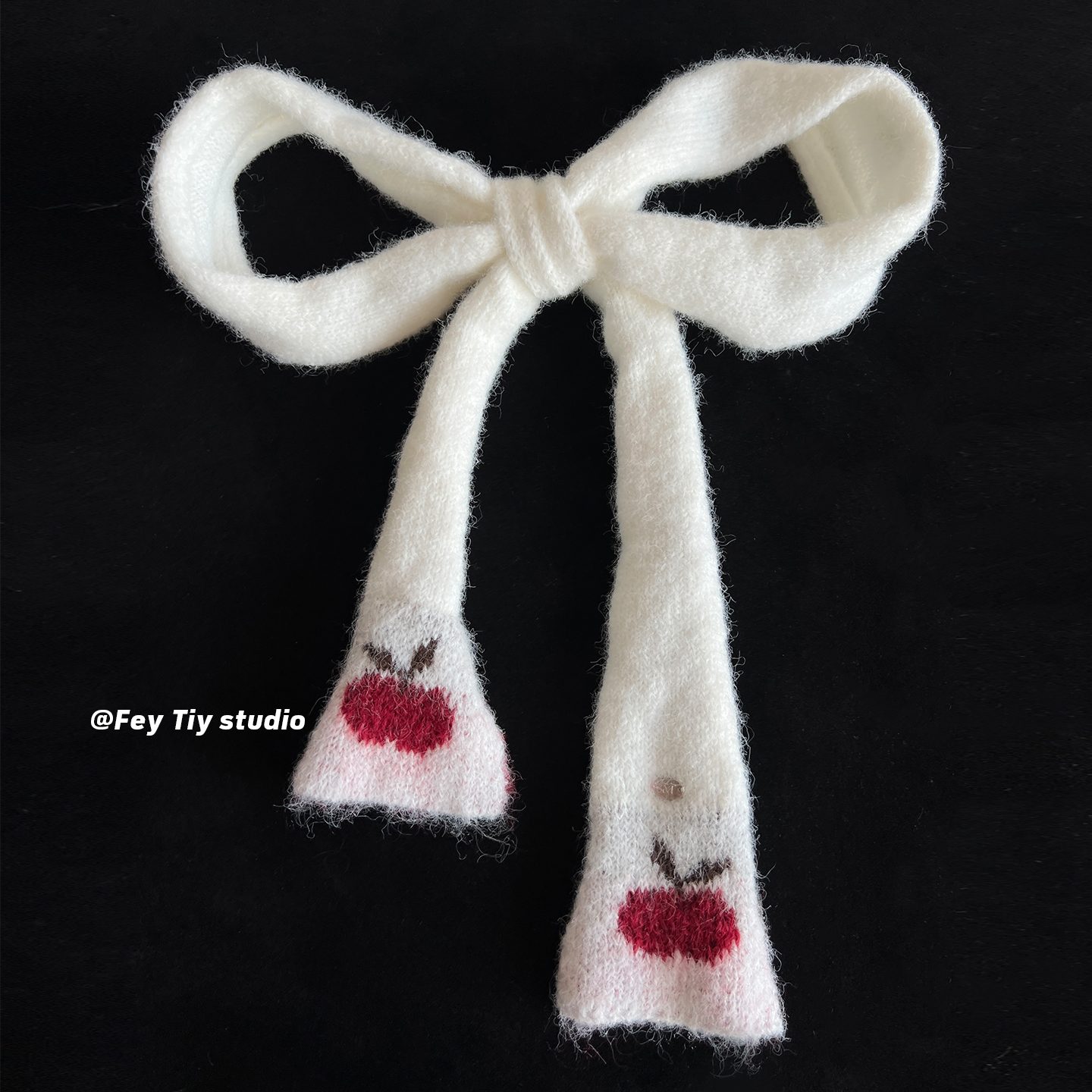 古早感针织小樱桃细长条围巾百搭