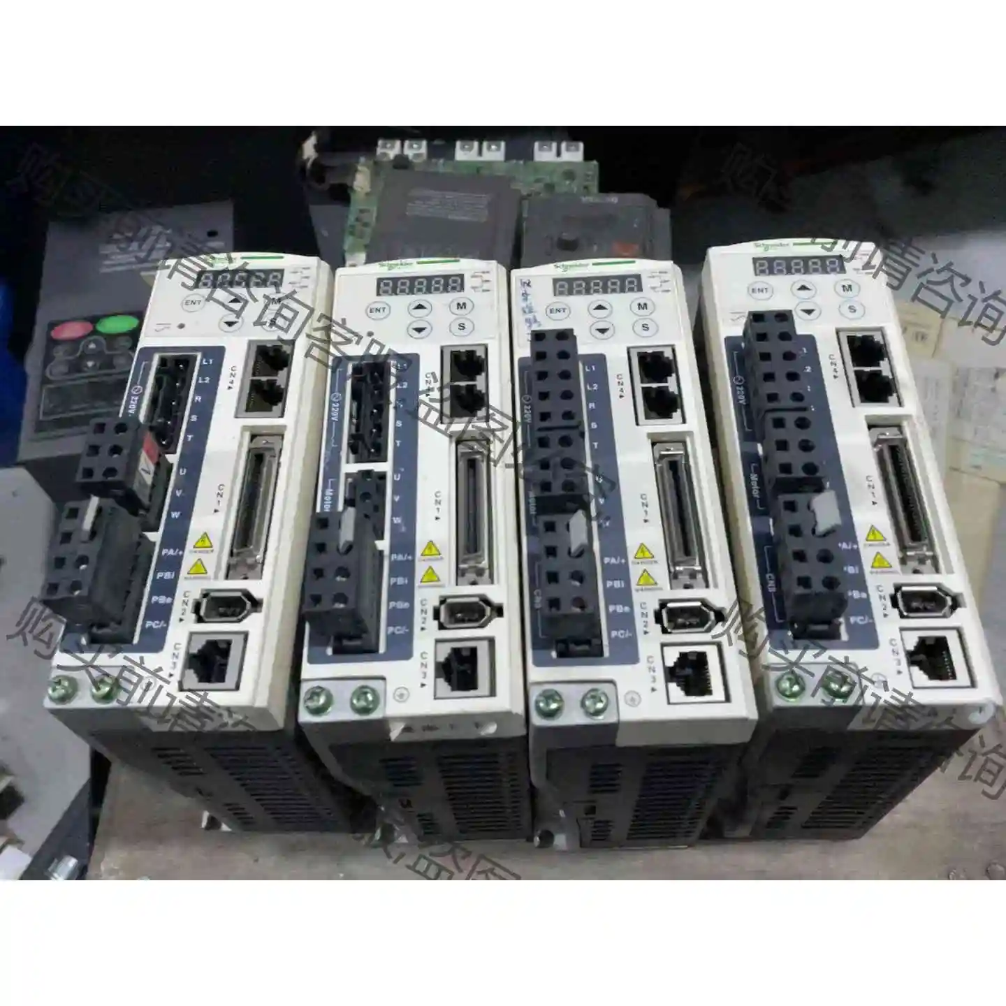 施耐de驱动器、lxm23au04m3x、400w、拆机包好。 议价 品质保证