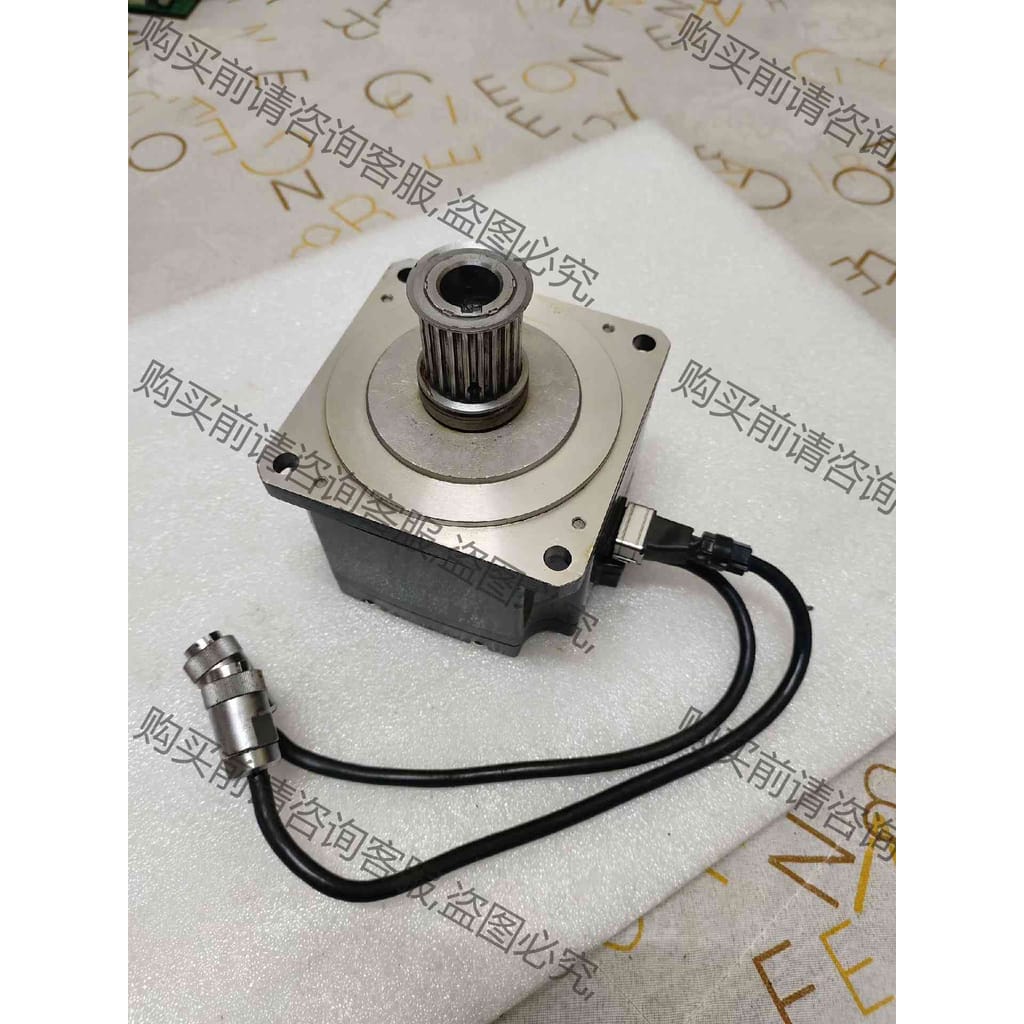 功能正常议价 三凌伺服电机HC-UFS73K-S1，拆机一只成色漂亮，功