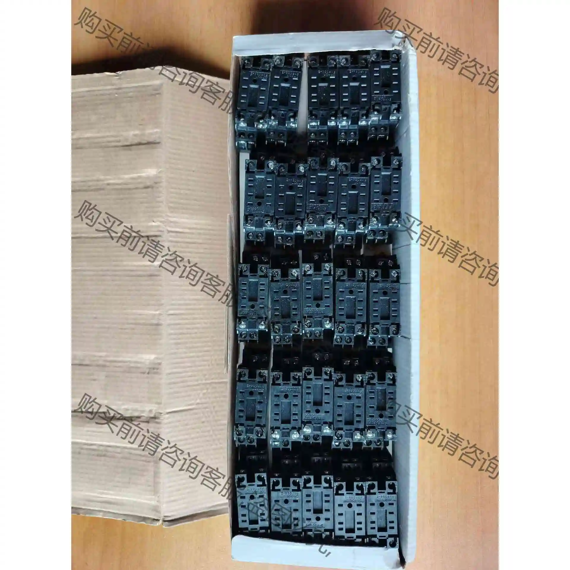 OmR0N 继电器低座 PYF08A-E 原装全新 议价 品质保证