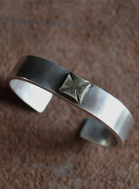 Hardwind 平打手镯/ 925纯银手镯 重30g左右