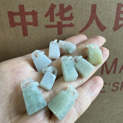 库存近一二十年天然A货翡翠有种水吊坠小摆件小印章挂件配饰
