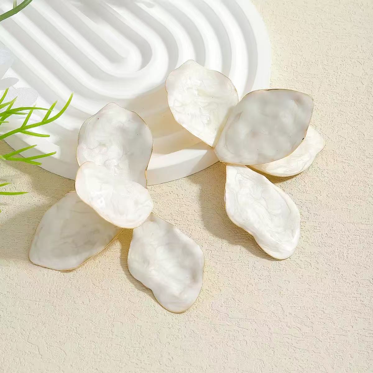 复古法式优雅滴油珐琅釉耳钉