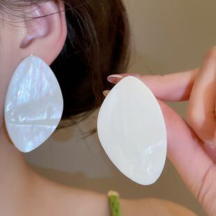 GROW UP设计师天然白贝母不规则耳环女高级感小众精致领针耳饰