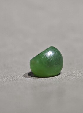天然和田碧玉斜切猪大肠马蹄珠子