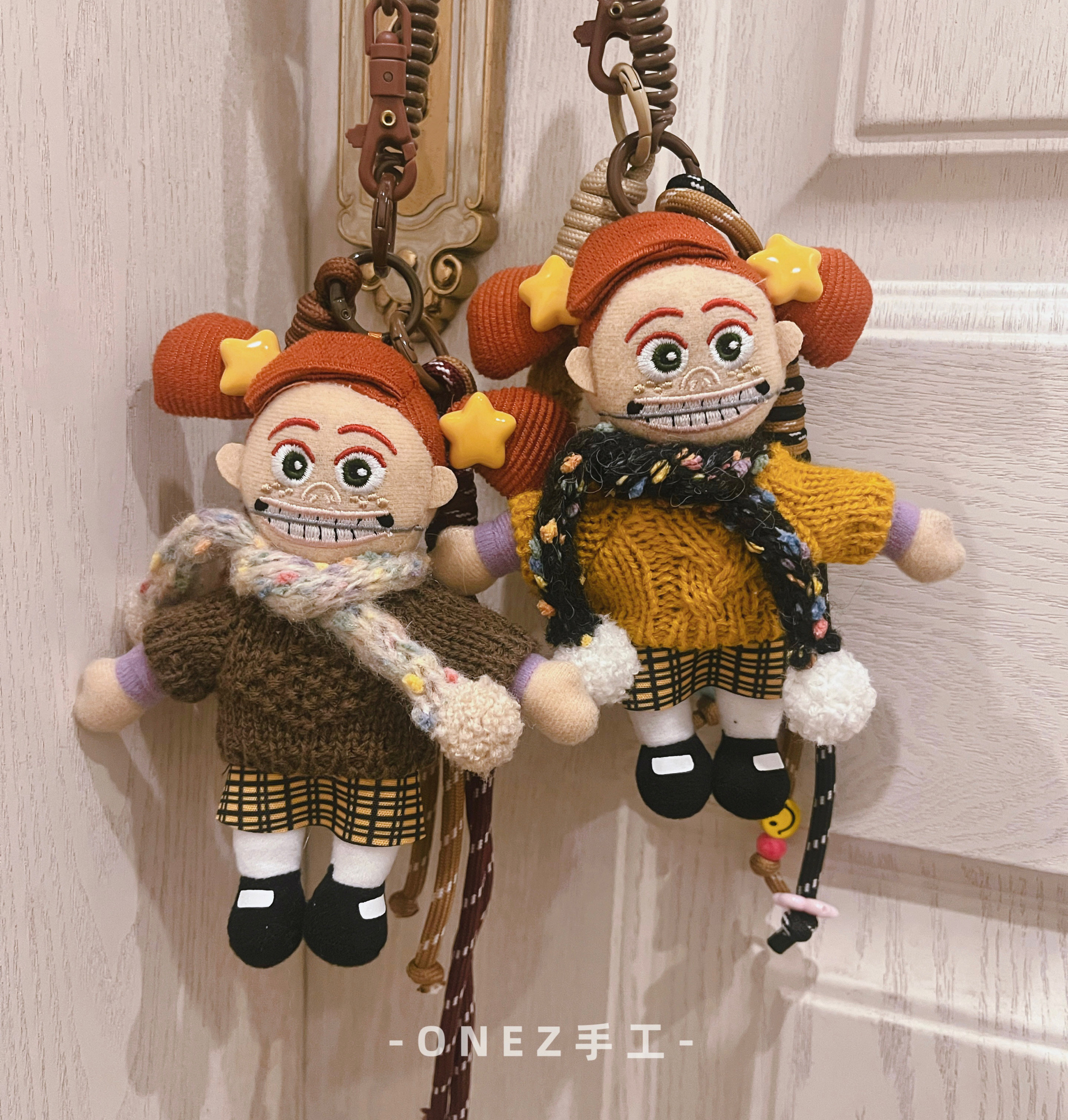 成品极繁主义miu系可爱钢牙妹玩偶挂件包包挂饰汽车钥匙扣装饰品