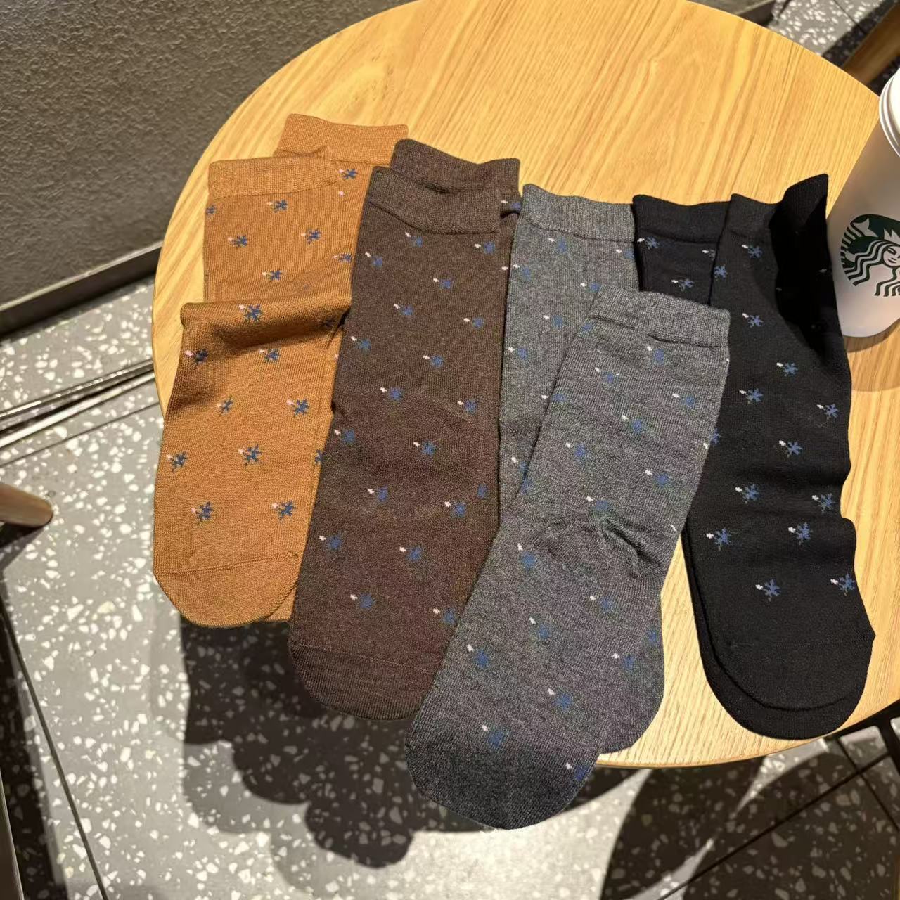 日系波点中筒袜女秋冬保暖堆堆袜咖色灰色小花袜