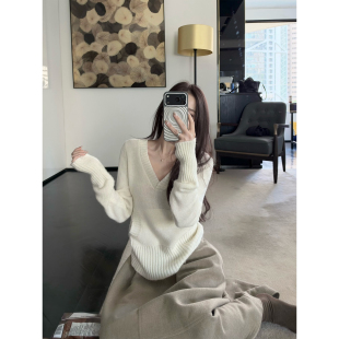 superniniyy 日常滤镜&羊毛V领微收腰前插袋设计针织套头毛衣秋冬