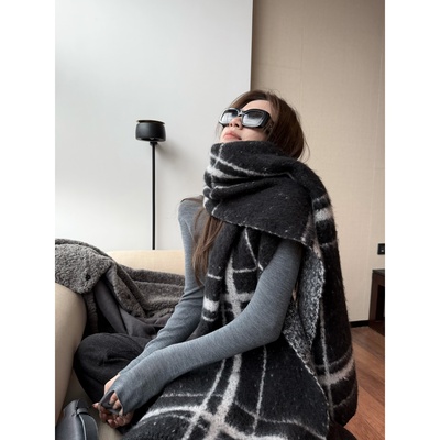 superniniyy 极简黑白配色氛围感绒绒软糯保暖大大大围巾针织披肩