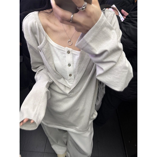慵懒风半开斜领拼接假两件长袖 点详情跳转购买 重启 T恤衫 爆款