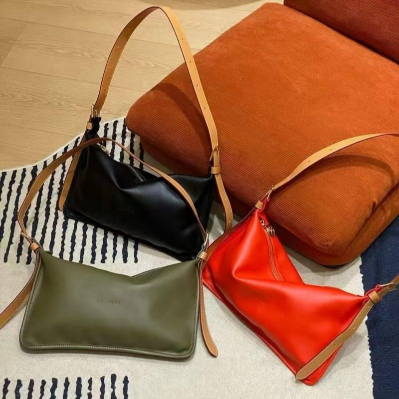 龙骧2025法式新款smoothie系列几何包半月包枕头包腋下包单肩斜挎,箱包皮具/热销女包/男包,腋下包,淘宝优惠券,粉丝福利购,淘宝优惠卷