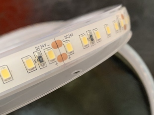 商装 家装 出口欧盟2835 6500K白光低压灯带 24V硅胶防水LED软灯带