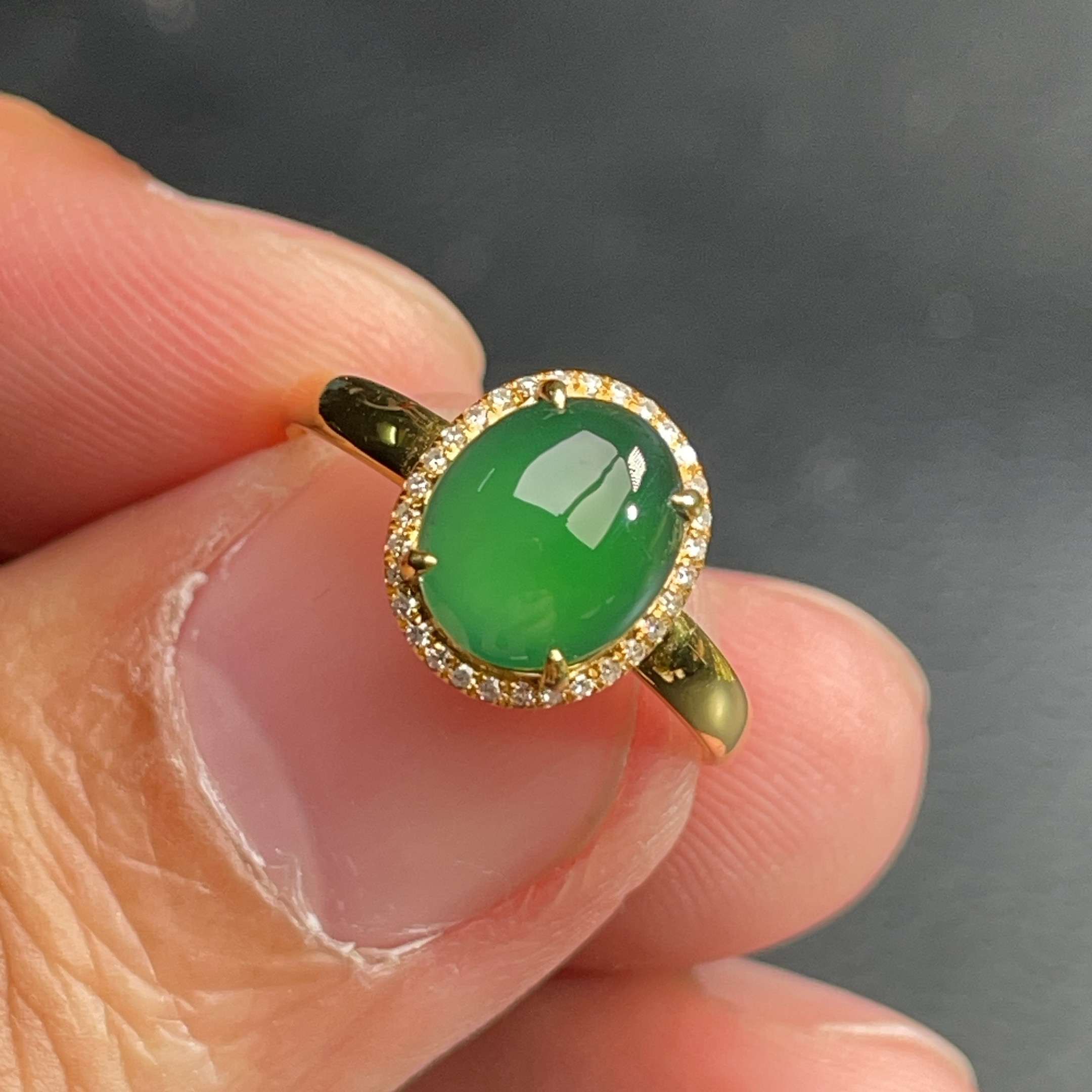 天然翡翠A货18K金-2880蛋面满绿戒指K黄镶嵌钻石珠宝玉石阳绿