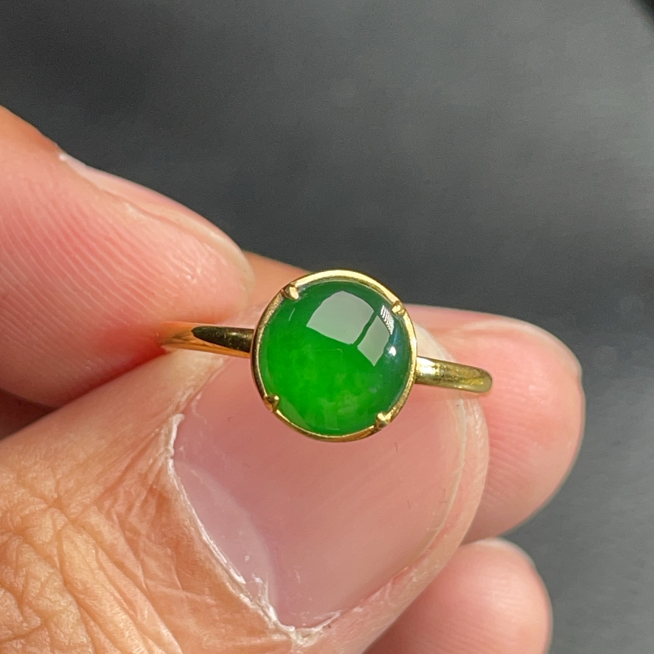 18K金天然翡翠A货L-1680蛋面满绿戒指镶嵌K黄包边阳绿女款气质