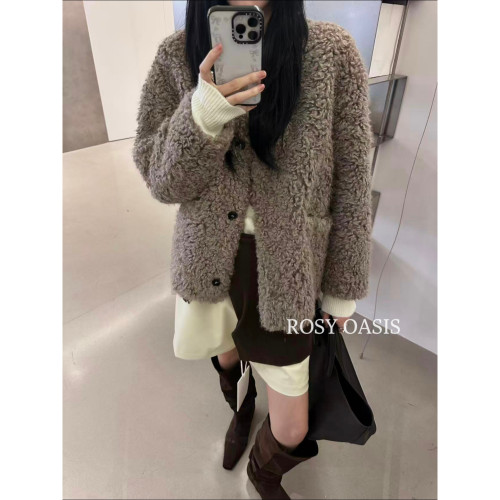 Rosy Oasis-冬上新加厚毛毛外套排扣V领外套短外套L8S274