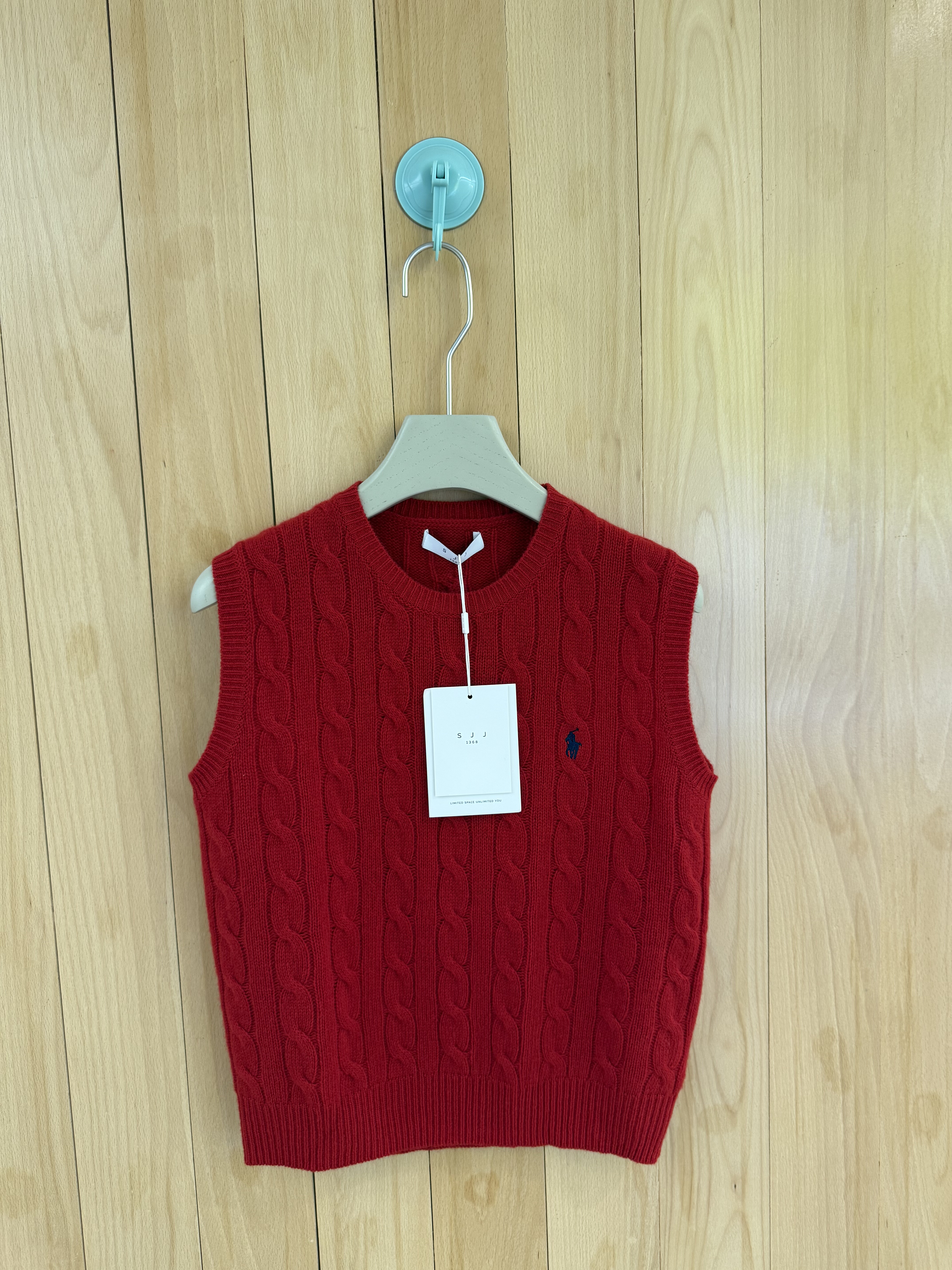 早秋新款SJJ～南油麻花刺绣罗马印花老钱风针织背心毛衣 叠穿上衣