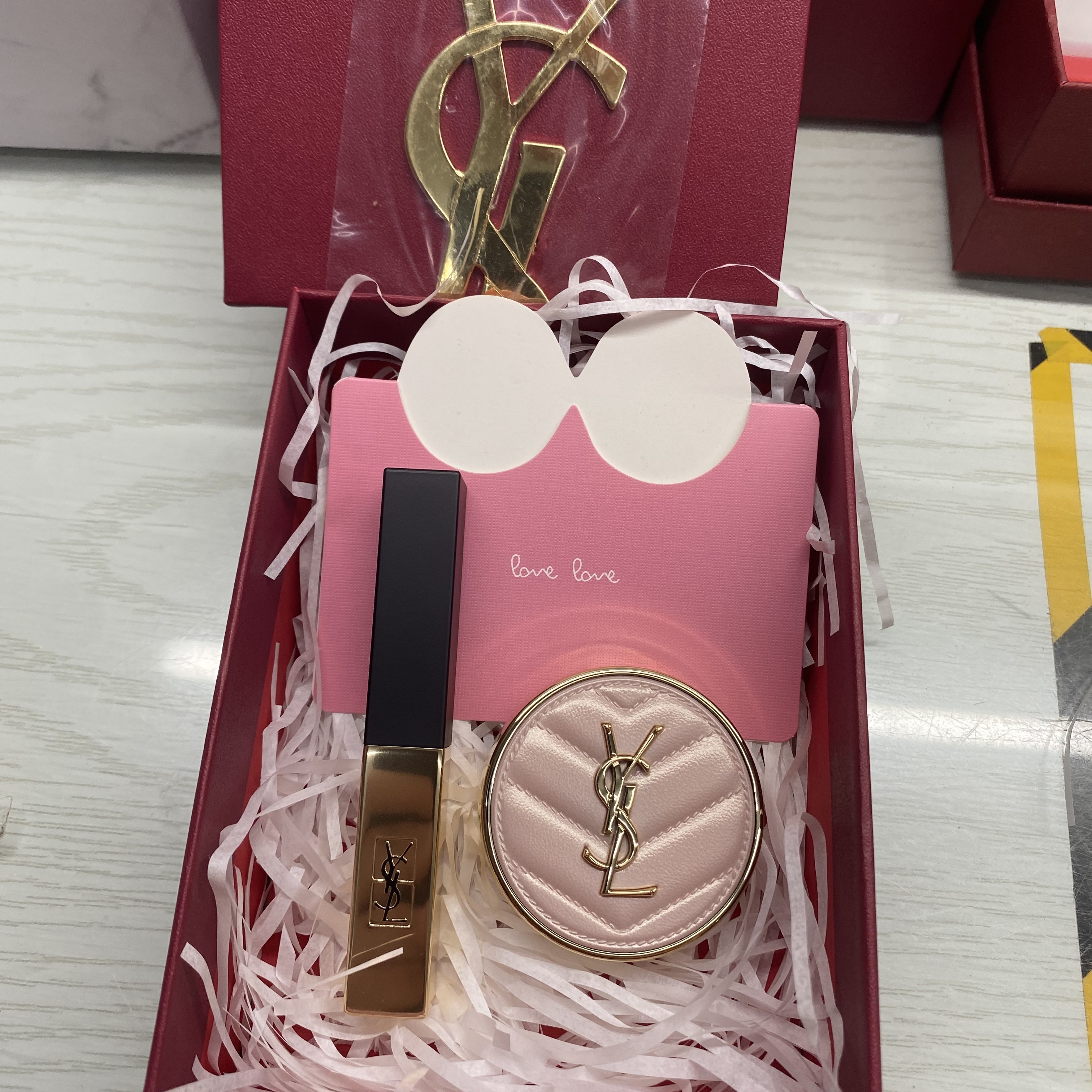 黑气垫B20小黑条口红301粉气垫B10小金条1966