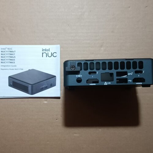 英特尔NUC11TNK系列，薄款机箱