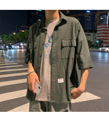 墨绿色