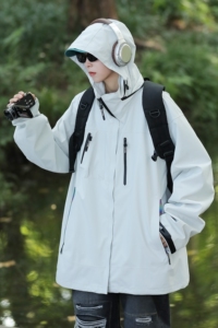108 204-JK272-P75户外宽松冲锋衣男女同款秋冬外套防水软壳图片