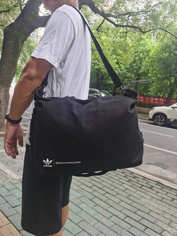 阿迪达斯黑色帆布单肩包手提包
