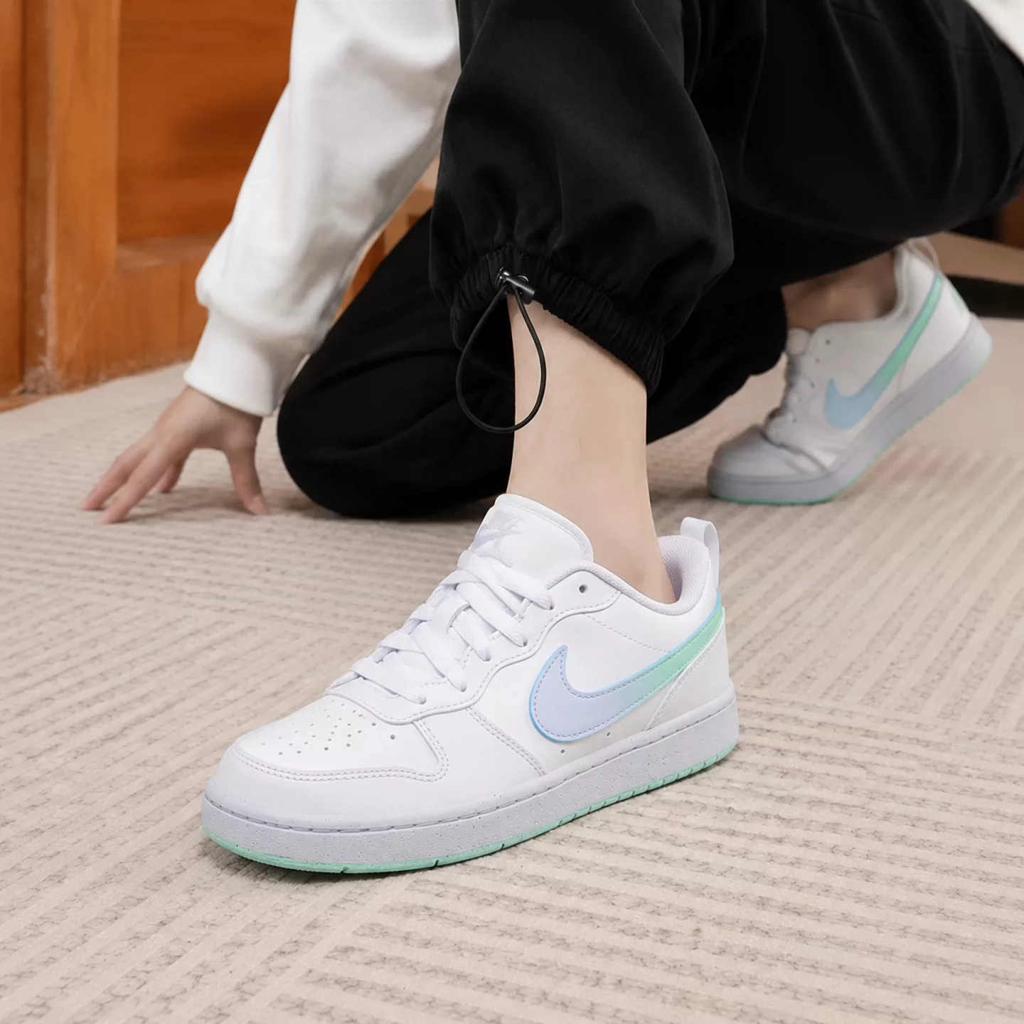 耐克NIKE女鞋大童鞋秋季新款COURT经典透气小白鞋板鞋IQ6529-100