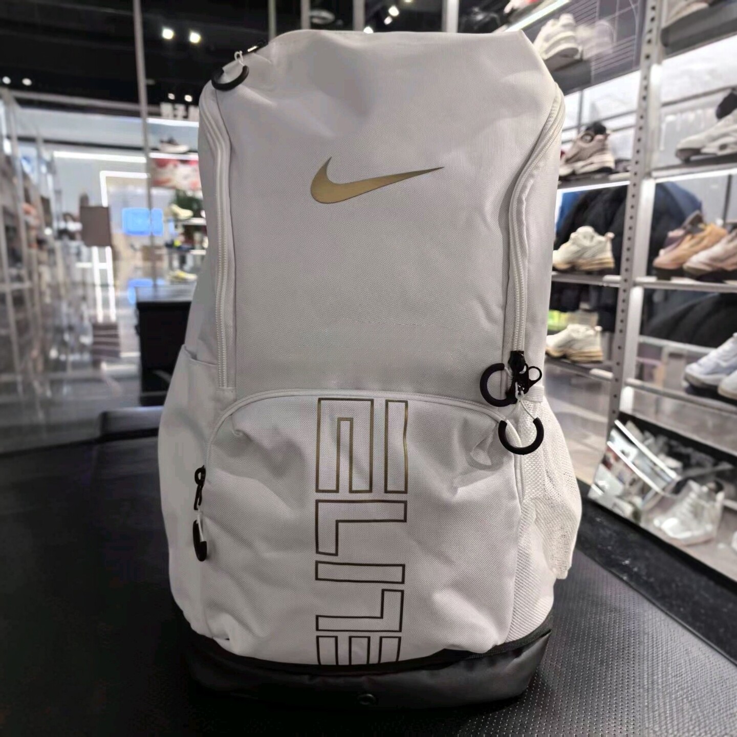 NIKE耐克气垫大容量运动休闲双肩包后背包学生书包户外HM9965-100