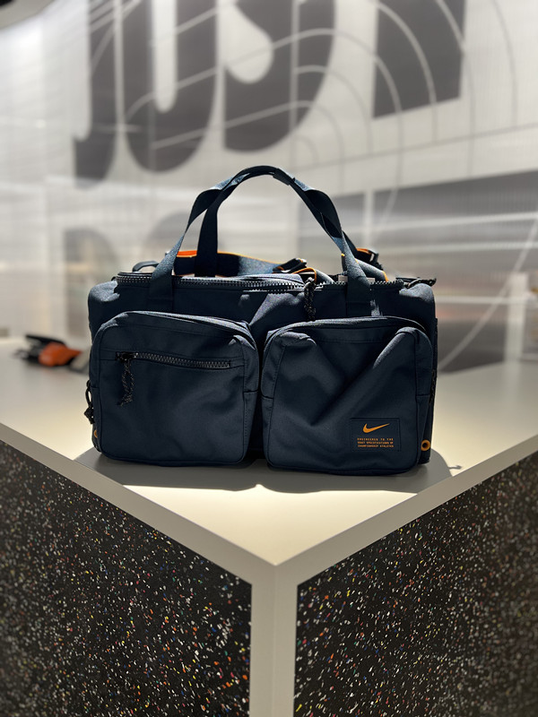 NIKE耐克休闲单肩包斜挎包手提包