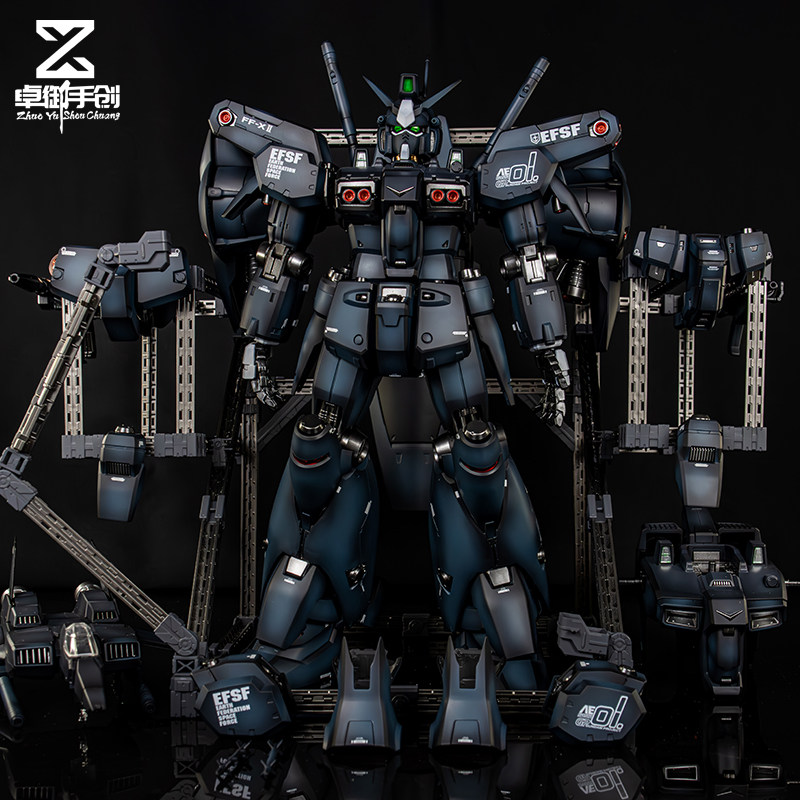 万代RX78GP01带整备架高达模型