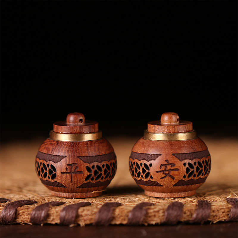 红贵宝木雕无火扩香香囊球吊坠手