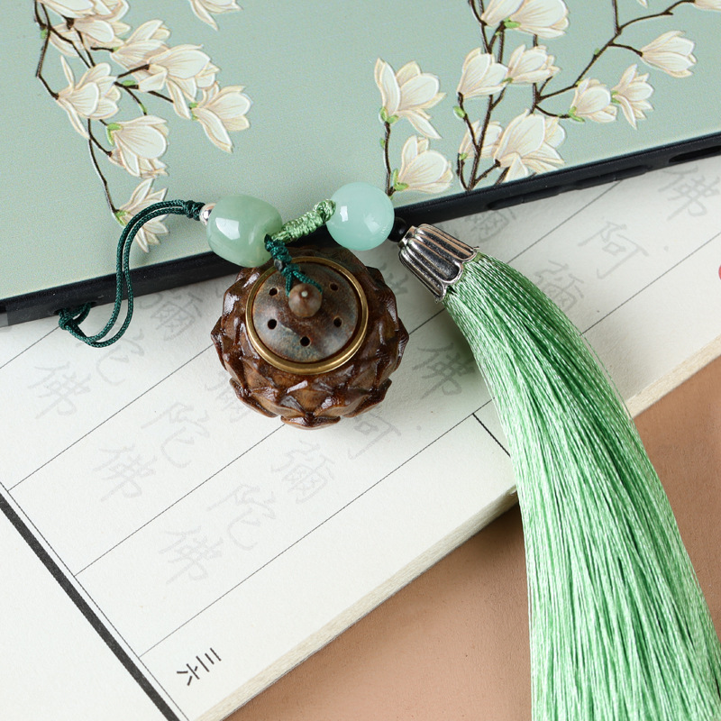 合绿檀木中式莲花香囊吊坠手机链