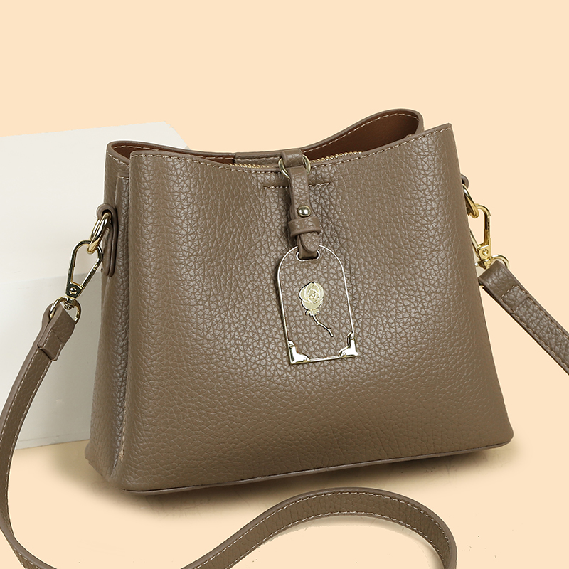 水桶包包女2025新款时尚百搭女包大容量单肩斜挎包软皮质感手提包