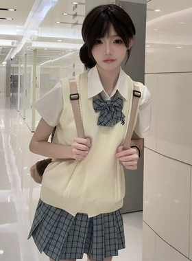 花千猪原创 芙芙背心 JK黄色针织毛衣学院风jk制服百搭款宽松上衣