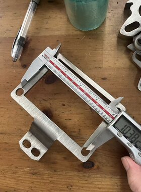 小牛Fxt25款nxtnxpro裸把仪表支架带风挡孔不锈钢5mm厚孔距不抖动