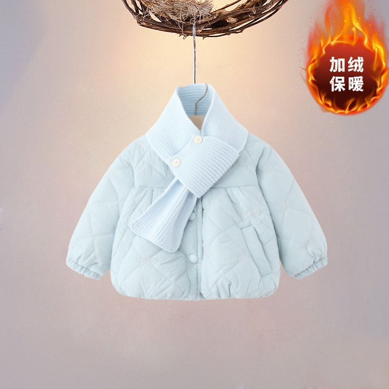 宝宝菱格绣花棉服搭同款针织围